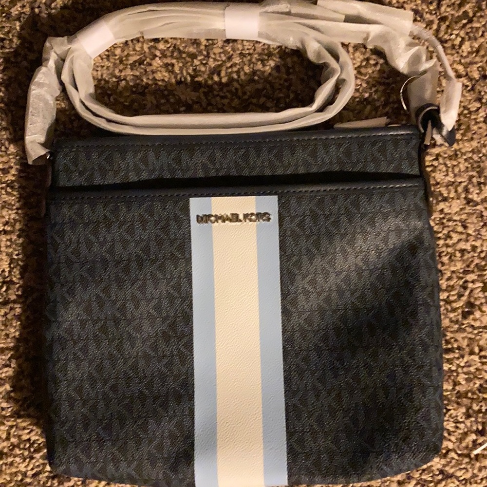 Michael kors crossbody